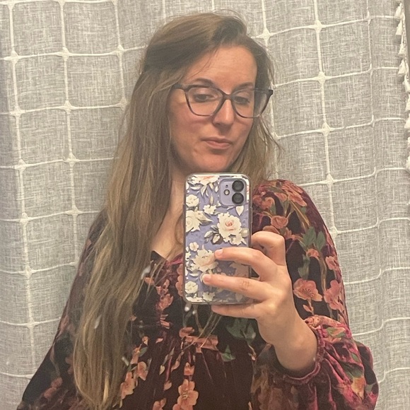 Meet your Posher, Katherine - Picture 2 of 2